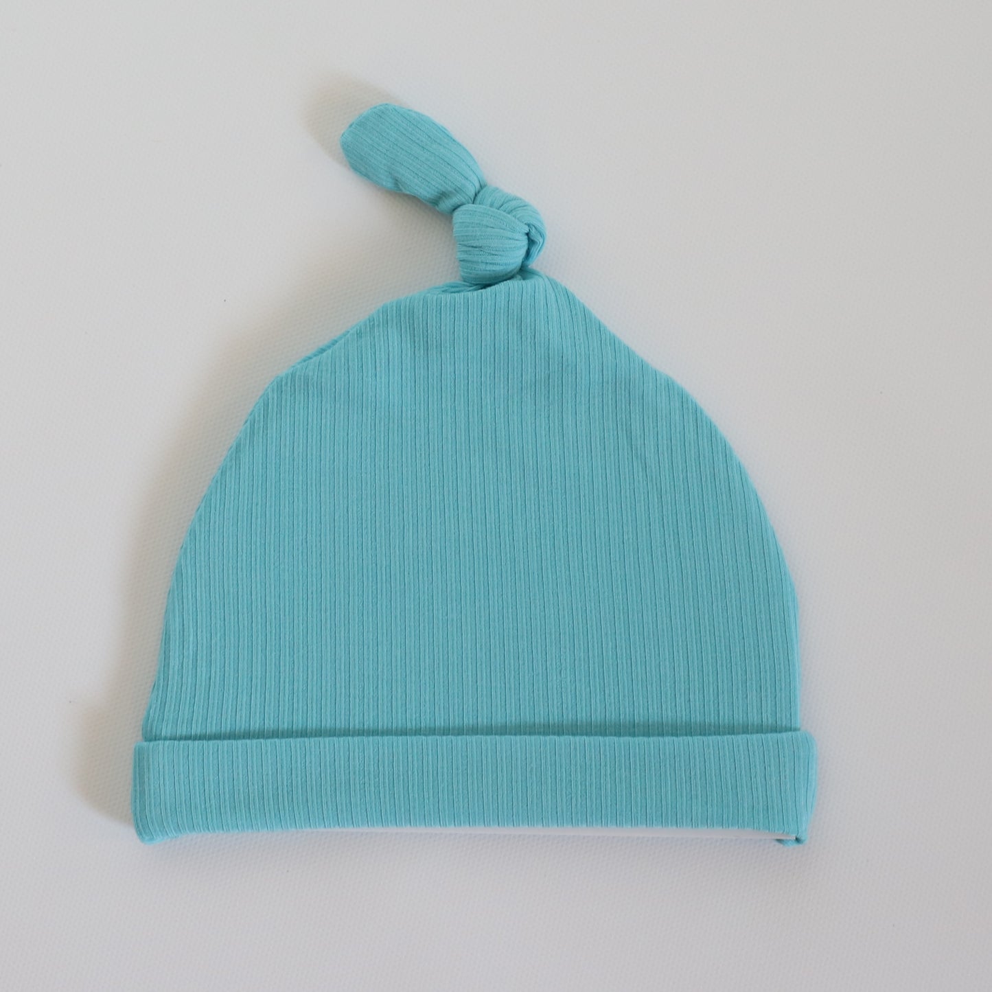 BREEZE RIBBED NEWBORN HAT